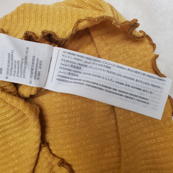 Top - Picture 2 of 2